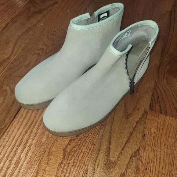 Womens Timberland Boot - Picture 2 of 6